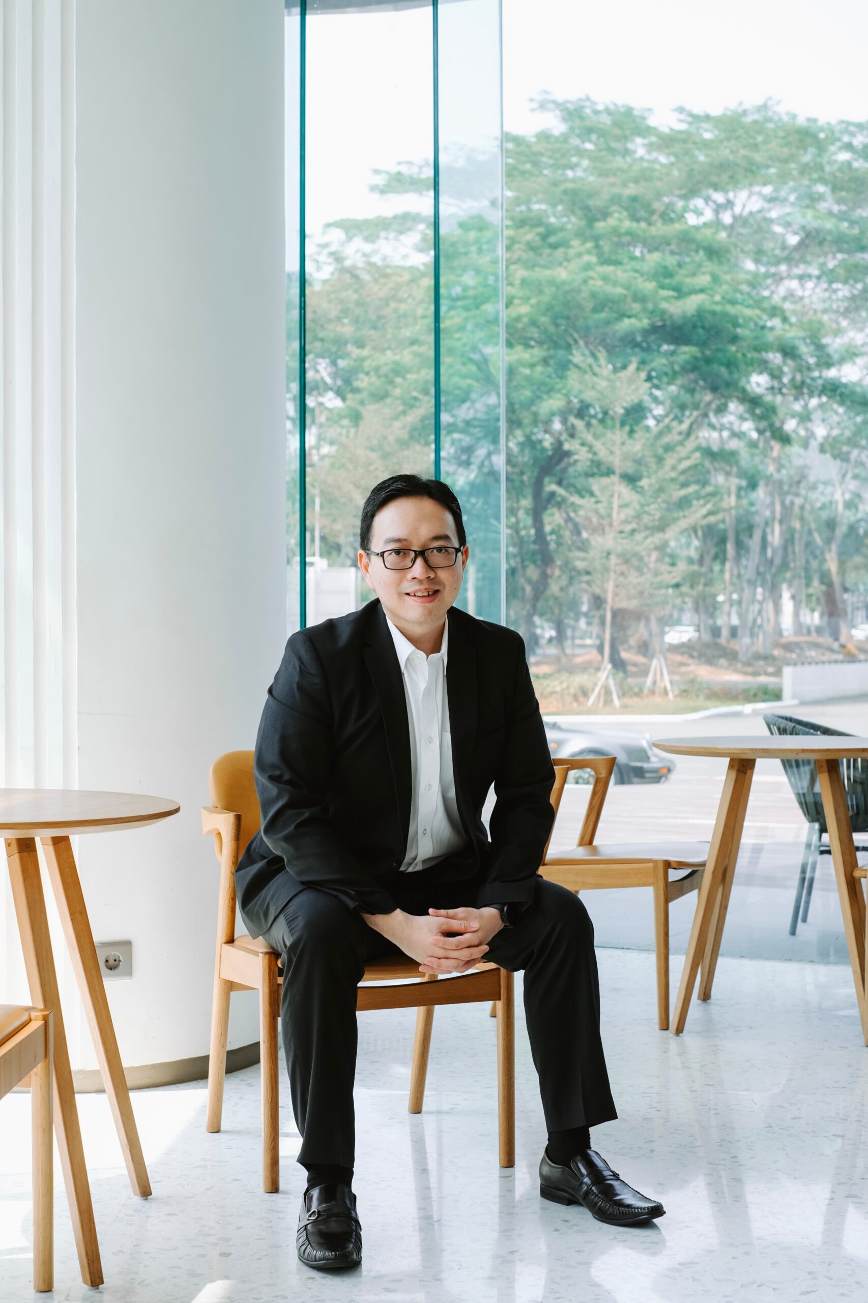 Dr. Ronald Leo S.E., M.Si, M.H., BKP, KHPP